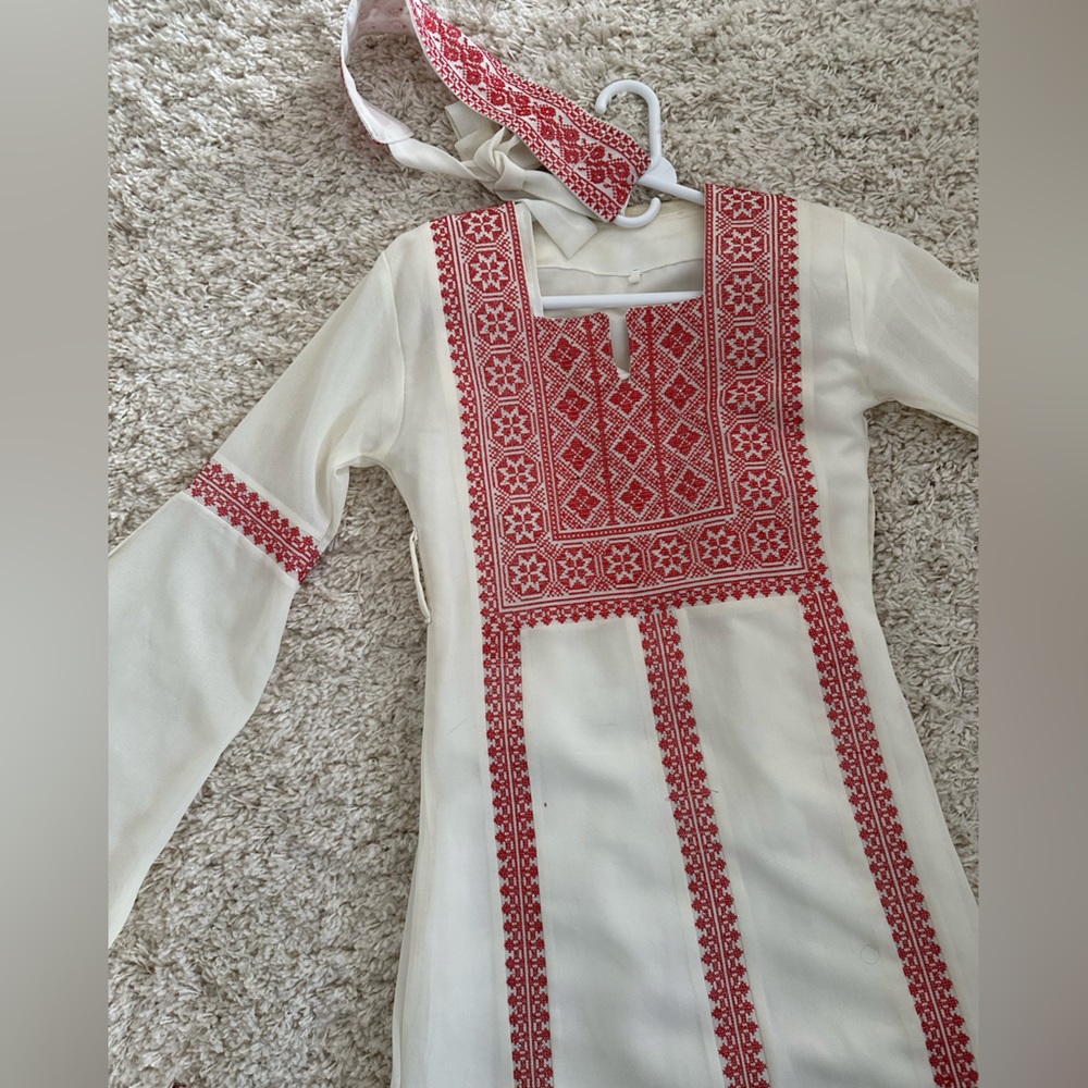 Palestinian THOBE white and red tatreez